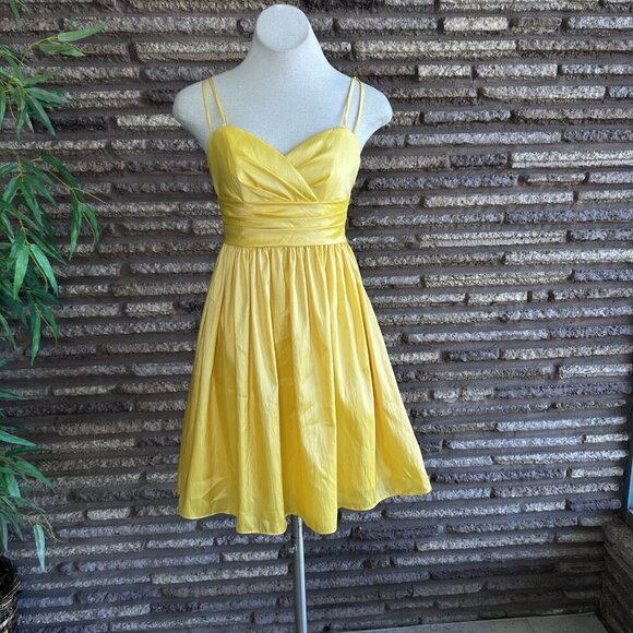 WTOO by Watters & Watters Yellow Satin Prom Bridesmaid Dress Size 2 - Picture 11 of 12